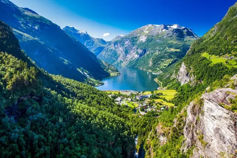Białe noce Norwegia kiedy?